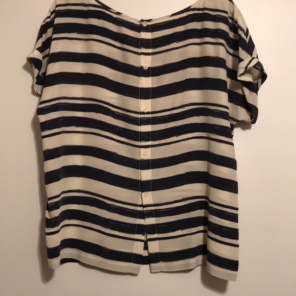 Fossil button down back short sleeve top - Picture 2 of 4